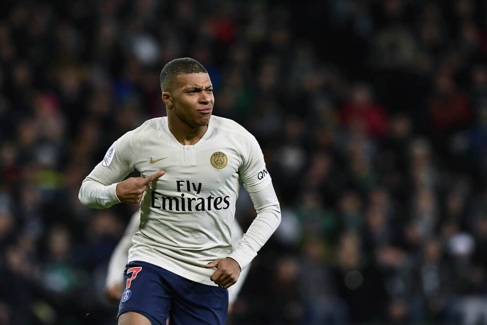 李强：要持续用力扩大内需、做强国内大循环，不断形成扩内需的新增长点